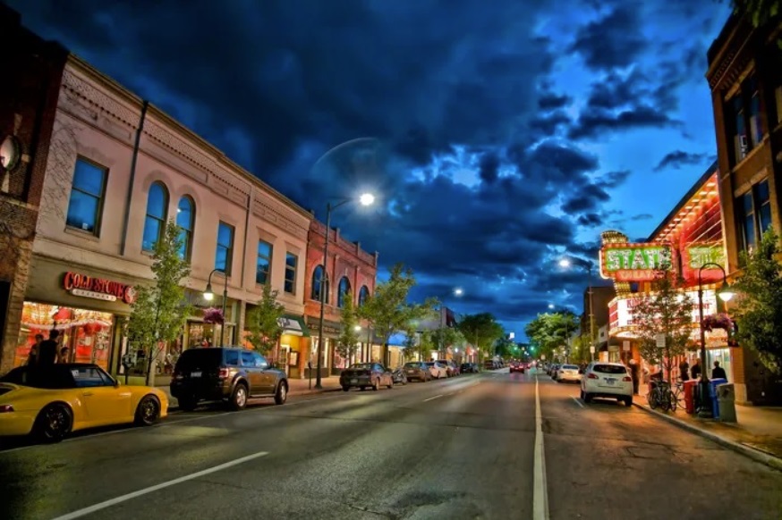 Downtown Traverse City Culture And